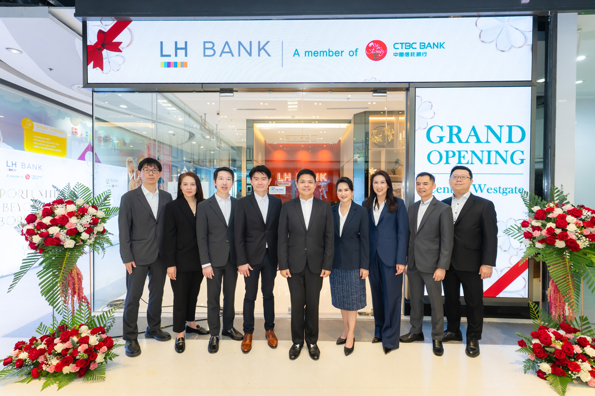Pic-PR-Grand-Opening-LH-Bank-Central-Westgate.jpg