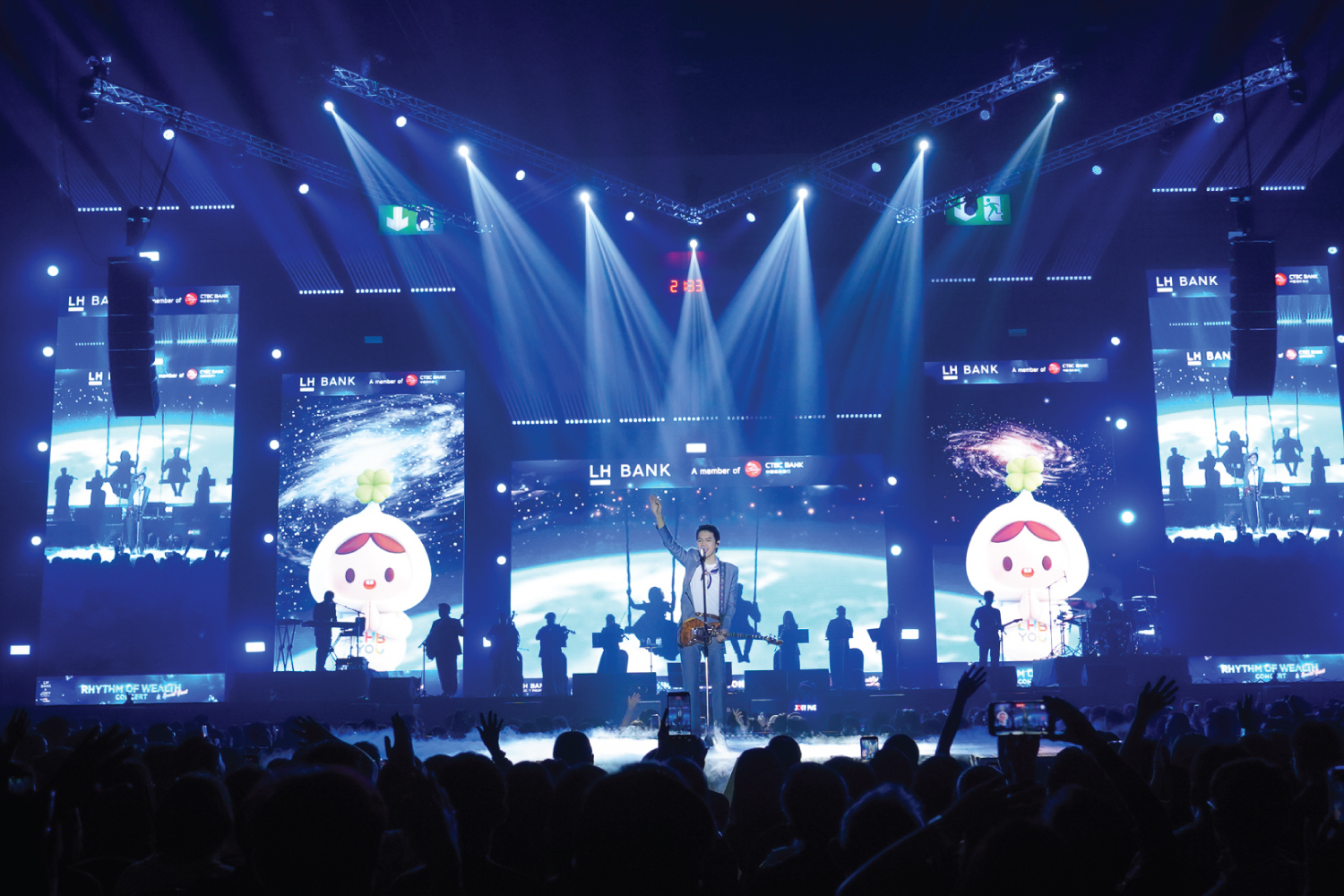 RHYTHM-OF-WEALTH-CONCERT-with-JOEY-03.jpg