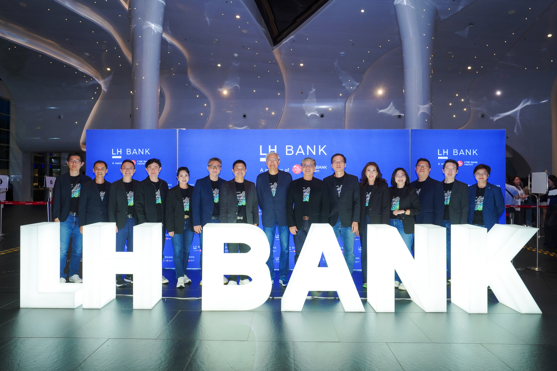 ภาพข่าว-LH-Bank-จัดคอนเสิร์ต-โจอี้-ภูวศิษฐ์-1.jpg ภาพข่าว-LH-Bank-จัดคอนเสิร์ต-โจอี้-ภูวศิษฐ์-1.jpg