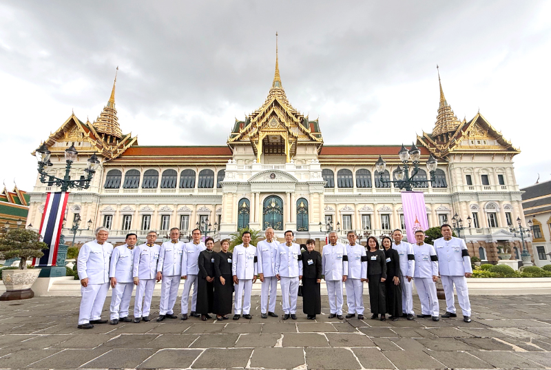 ร่วมเป็นเจ้าภาพพระพิธีธรรมสวดพระอภิธรรมพระบรมศพ-800px.jpg